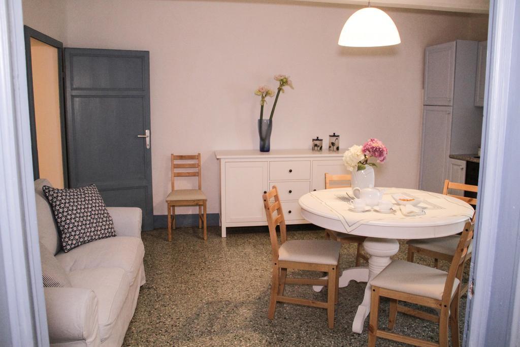 Abitare Il Borgo Piazza Del Popolo Lägenhet Castagneto Carducci Exteriör bild