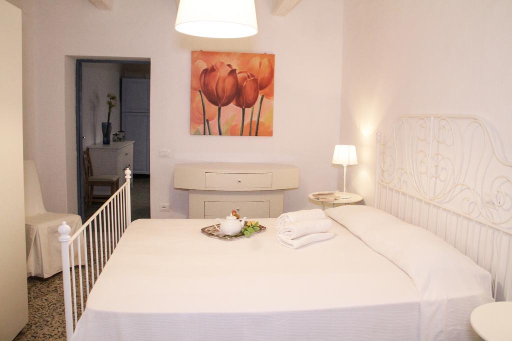 Abitare Il Borgo Piazza Del Popolo Lägenhet Castagneto Carducci Exteriör bild
